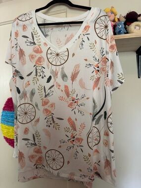Lularoe Dreamcatcher Christy Tee 3X